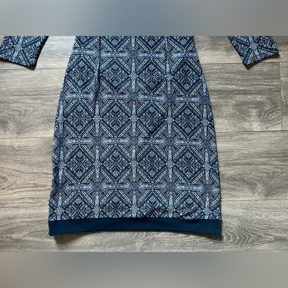 41 hawthorn 3/4 sleeve geometric ruched dress w/ Surplice hemline in blue Size S - Picture 6 of 8